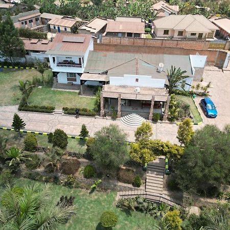 Riverside Resort Hotel Kabale Luaran gambar