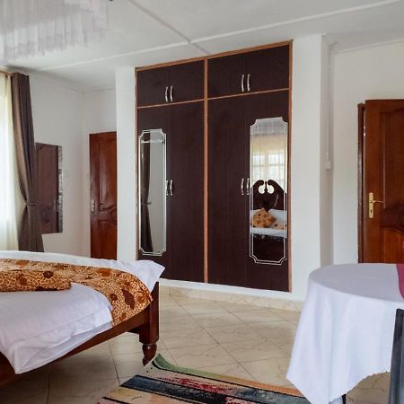 Riverside Resort Hotel Kabale Luaran gambar