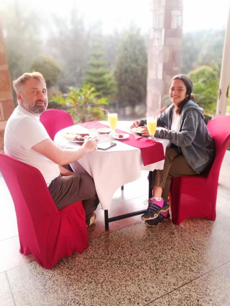 Riverside Resort Hotel Kabale Luaran gambar