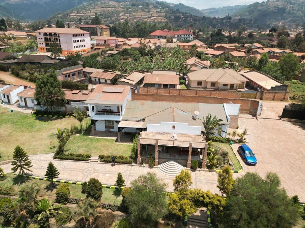 Riverside Resort Hotel Kabale Luaran gambar