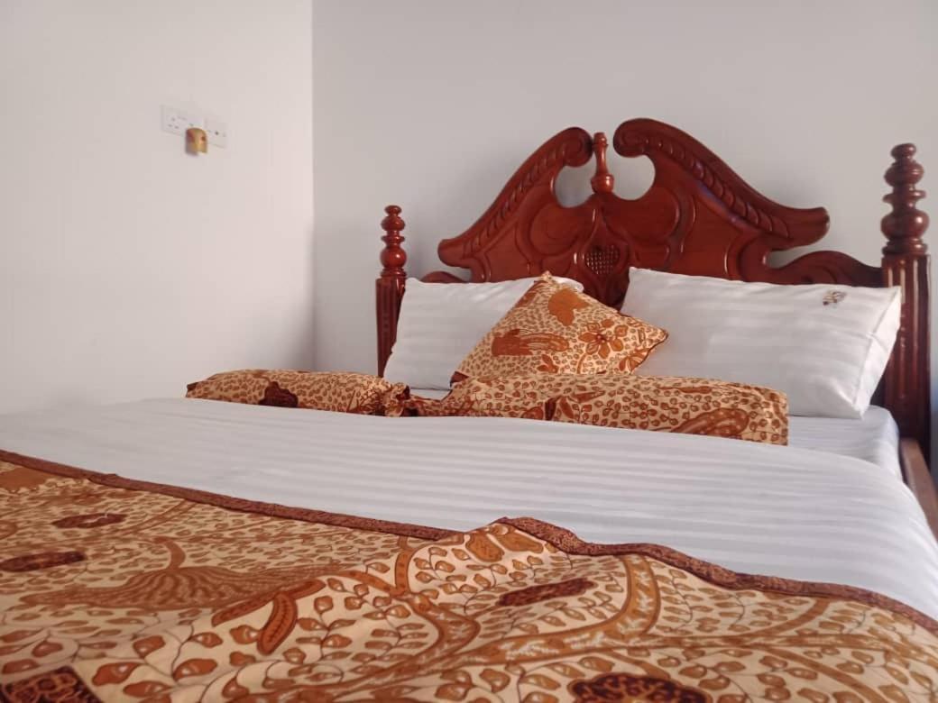 Riverside Resort Hotel Kabale Luaran gambar