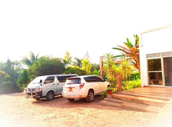 Riverside Resort Hotel Kabale Luaran gambar