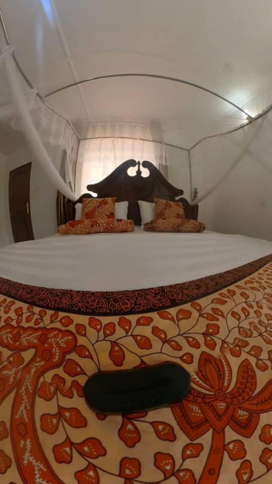 Riverside Resort Hotel Kabale Luaran gambar