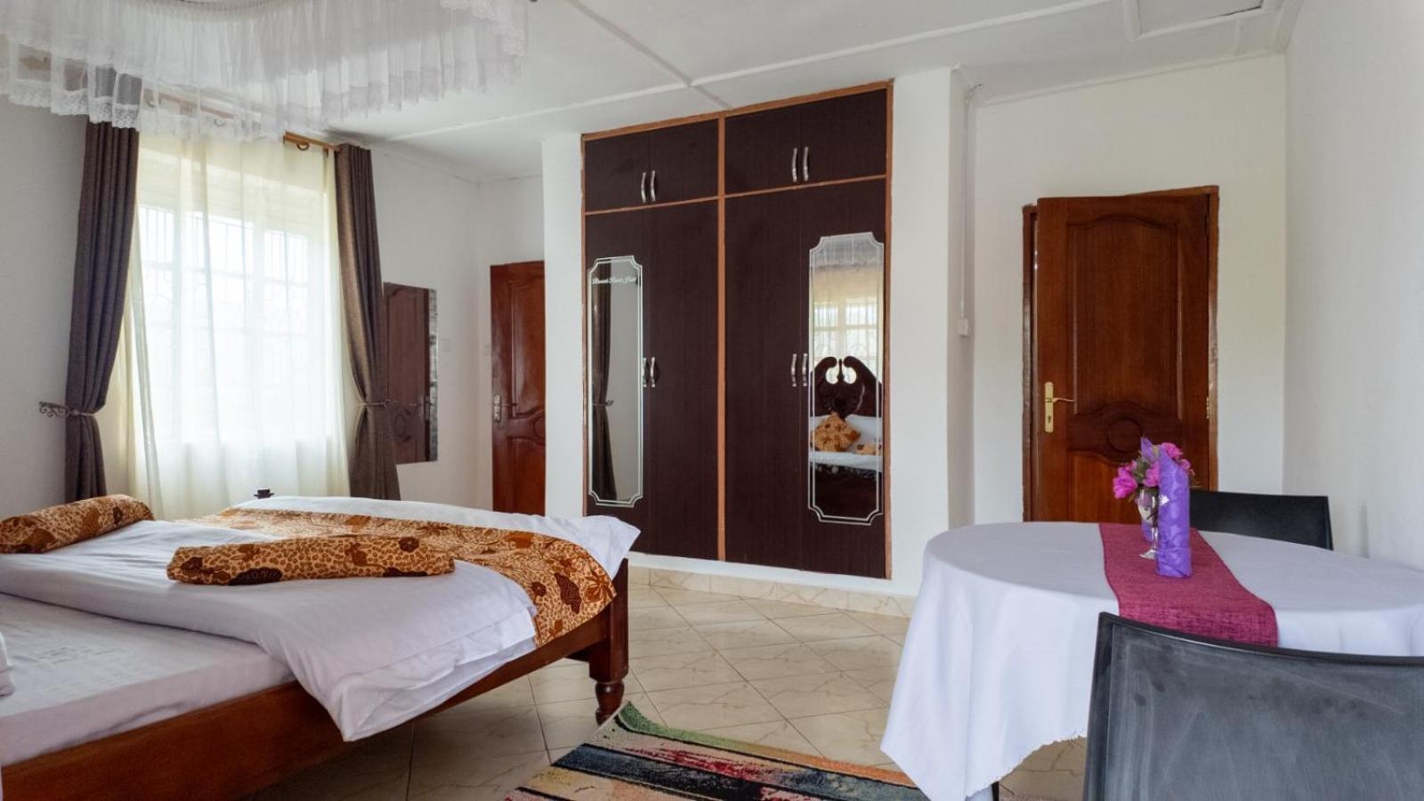 Riverside Resort Hotel Kabale Luaran gambar