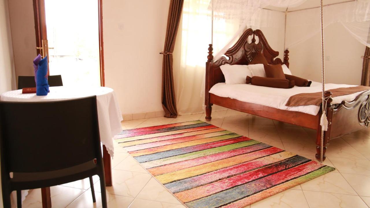Riverside Resort Hotel Kabale Luaran gambar